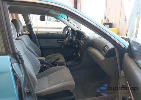 2001 Subaru Legacy L z USA, uszkodzony, nr VIN 4S3BH635117309593